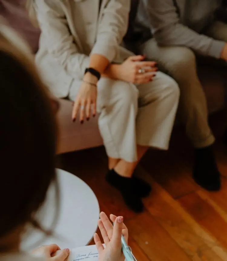 pareja en una sesión psicológica