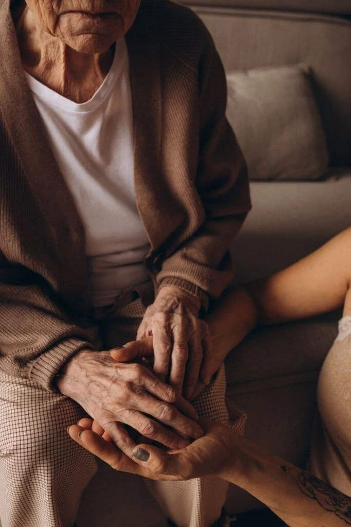 persona adulta mayor en terapia 